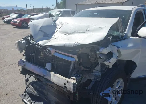 2011 Toyota Highlander Base V6 из США, поврежденный, VIN 5TDZK3EH8BS035600